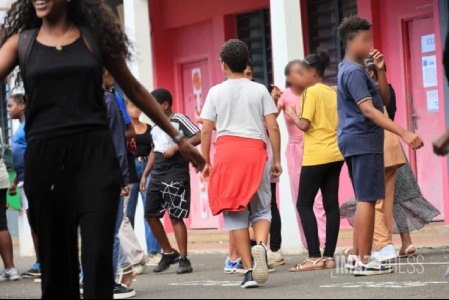 Calendrier scolaire : les vacances d'été prolongées à La Réunion, les petites vacances écourtées